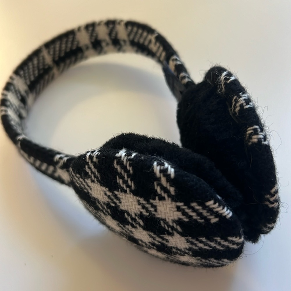 Burberry black and white woolen earmuffs